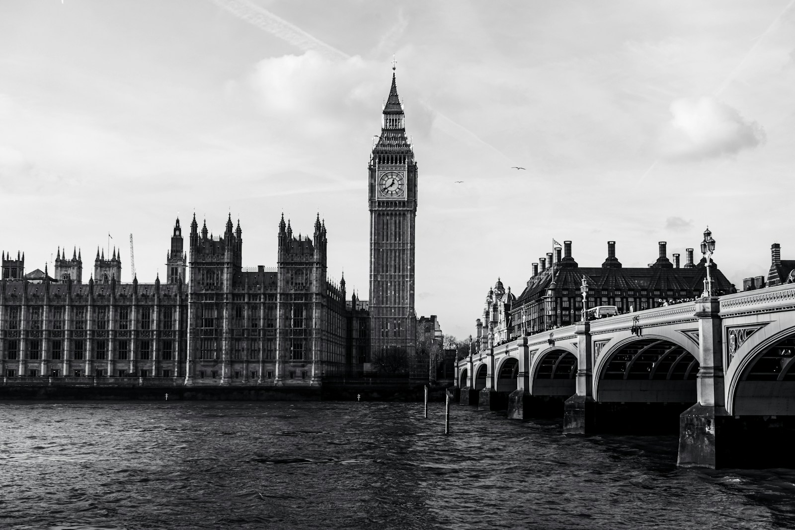 Landscape-shot-of-big-Ben-1726484621-4026-8085-lxb_photoKE8uJQj3Ag4lxb_photo-