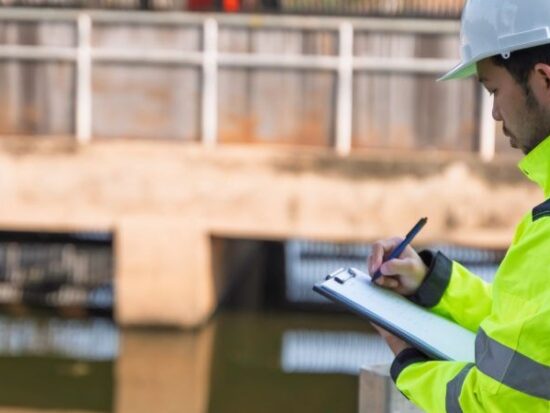 engineer inspectors industrial safety hutterstock_2728436297